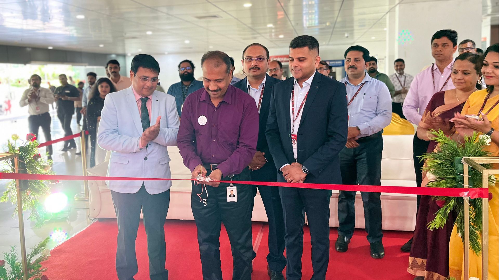 Sri Vipin Kumar S, CFO, Kerala IT Parks, inaugurating the counter in the presence of Mr. Sanchay Kumar Sinha, CGM & Head – Retail Assets, South Indian Bank, and other senior officials from SIB and Technopark.