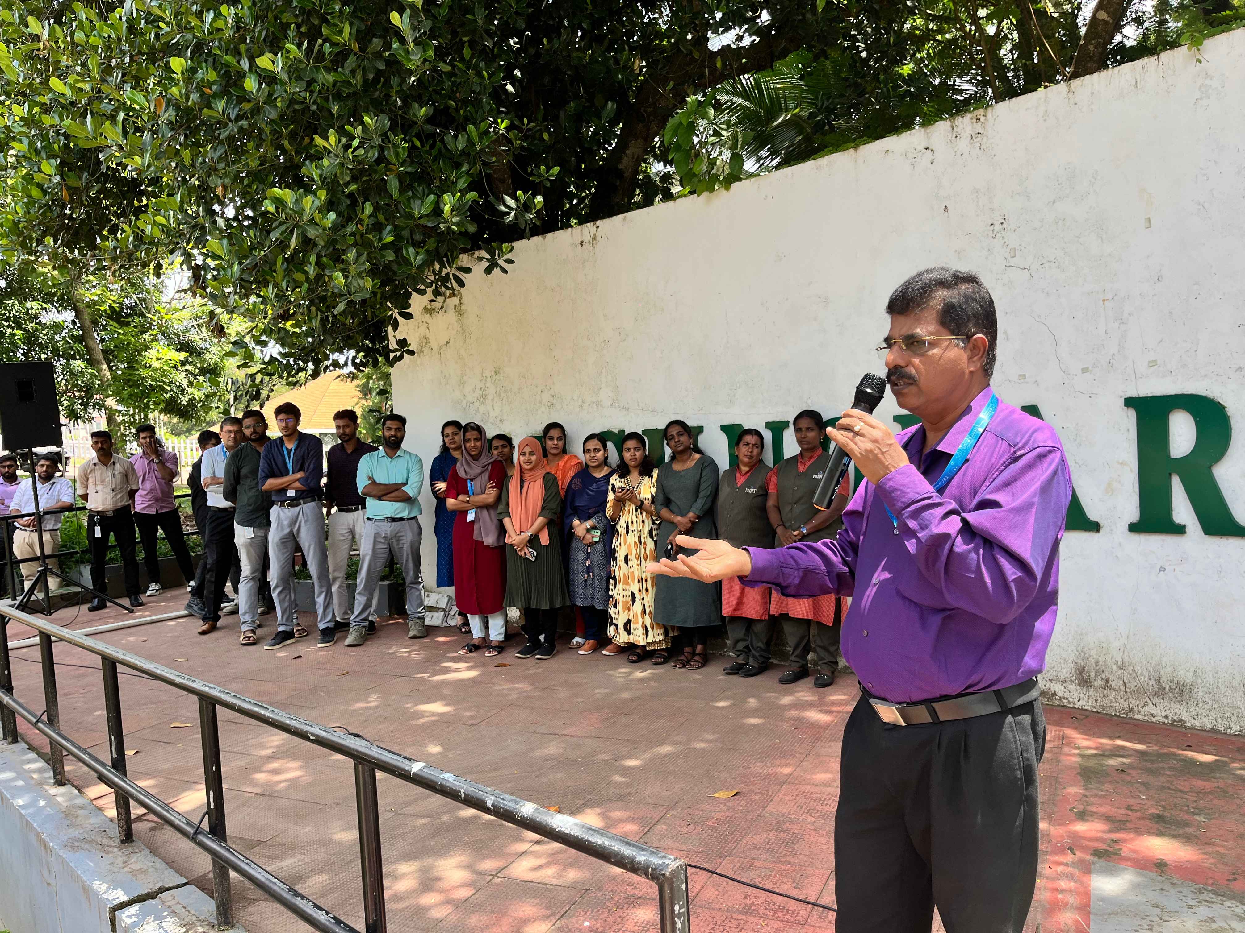 Mr. Madhu Janardhanan, Fire & Safety Officer at Technopark, addressing the audience.