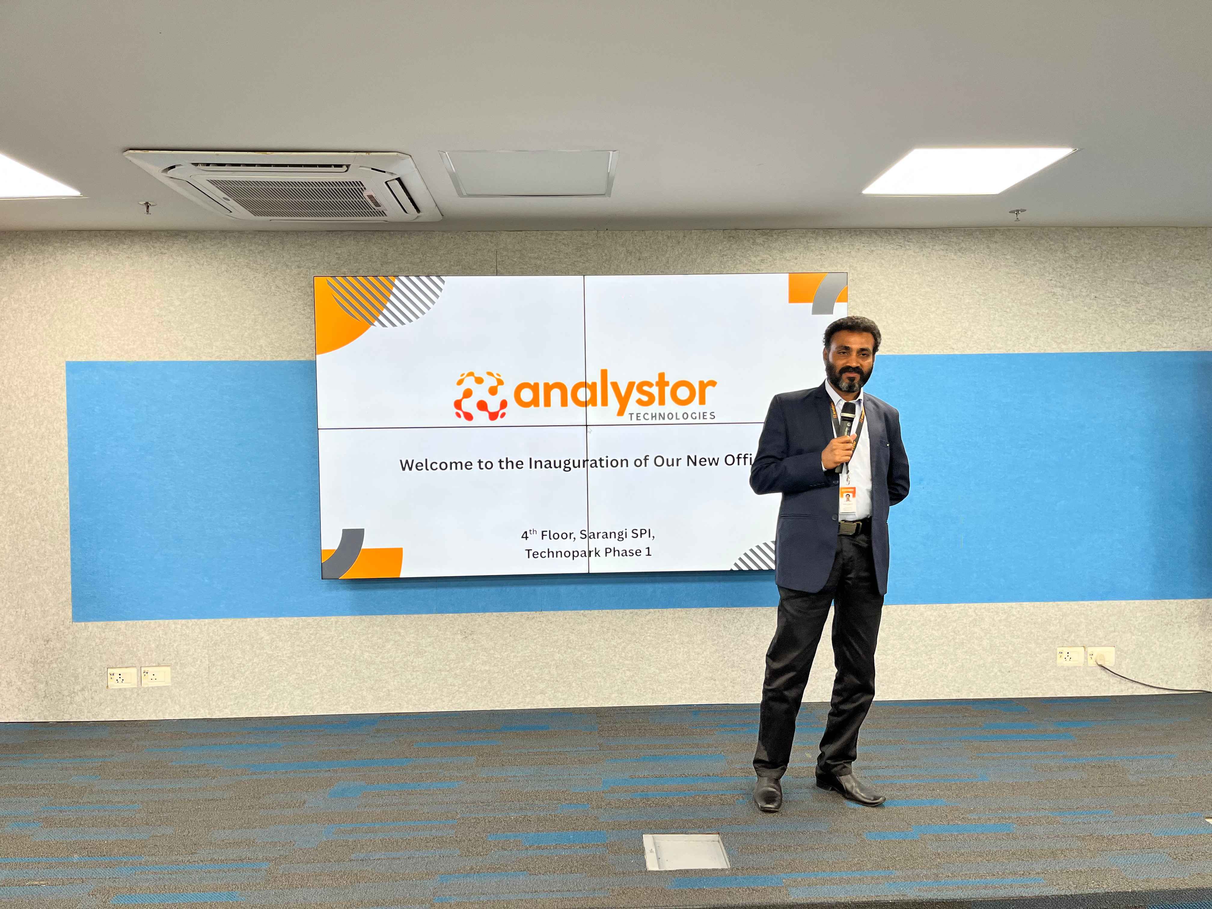 Analystor COO, Mr. Girish Kumar, addressing the gathering.