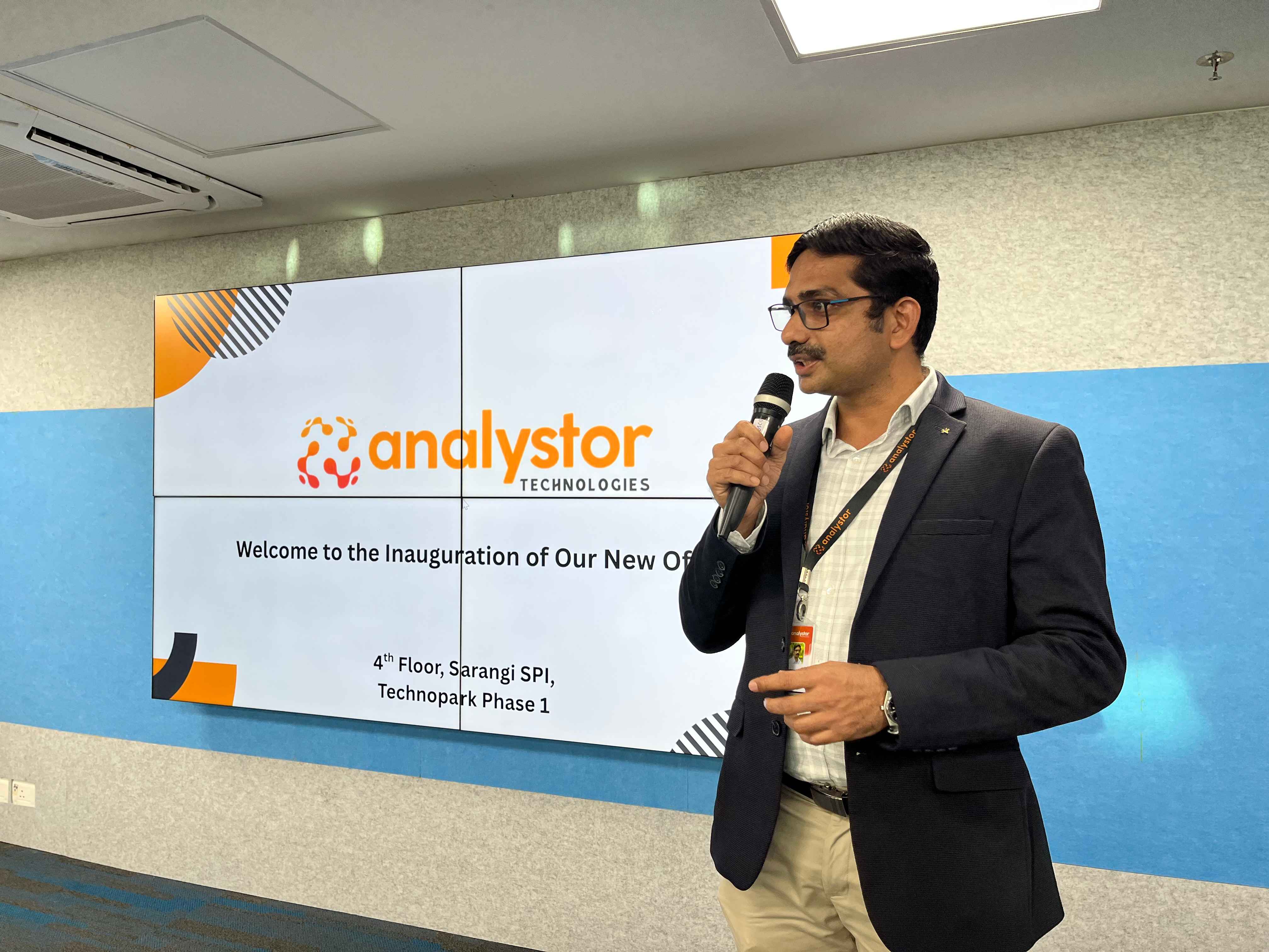 Analystor CEO Shri Muhammed Saleem, addressing the gathering.