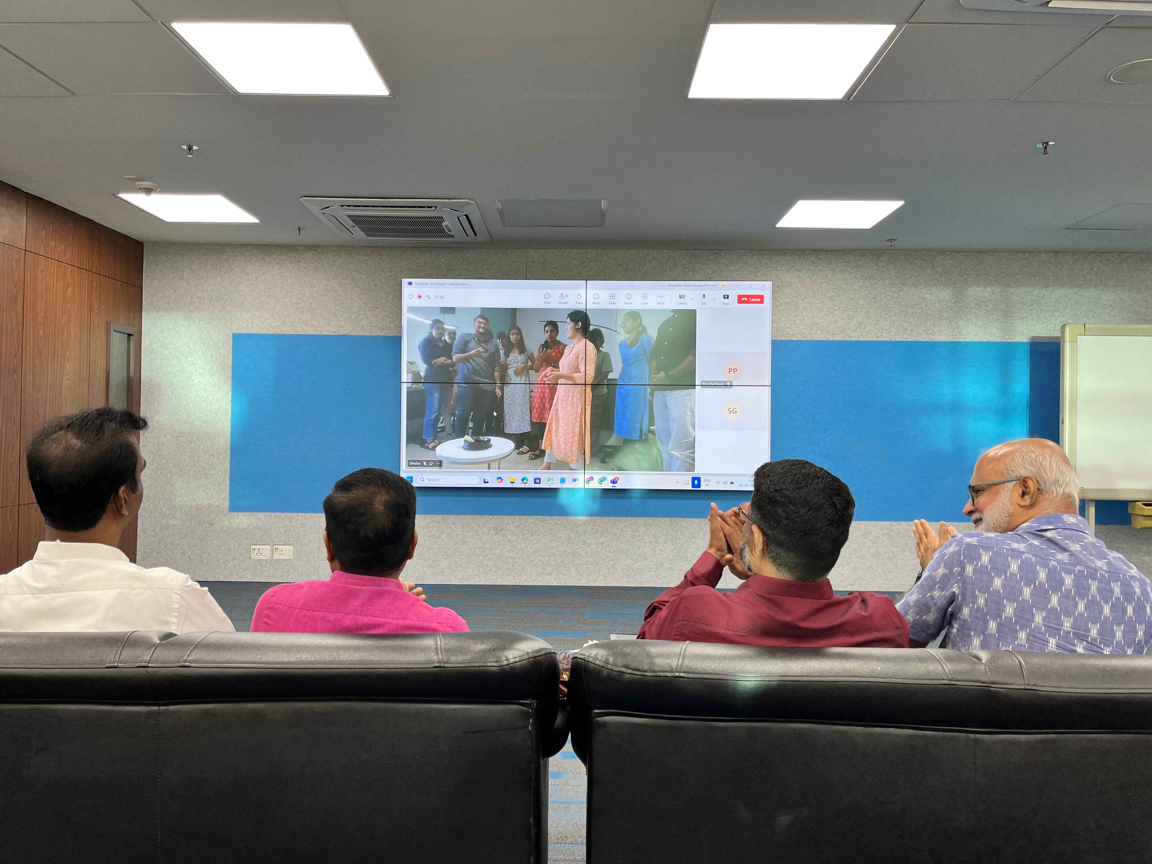 CEO Technopark watching a presentation on Analystor