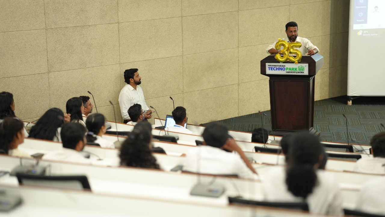 CEO Technopark addressing the gathering.