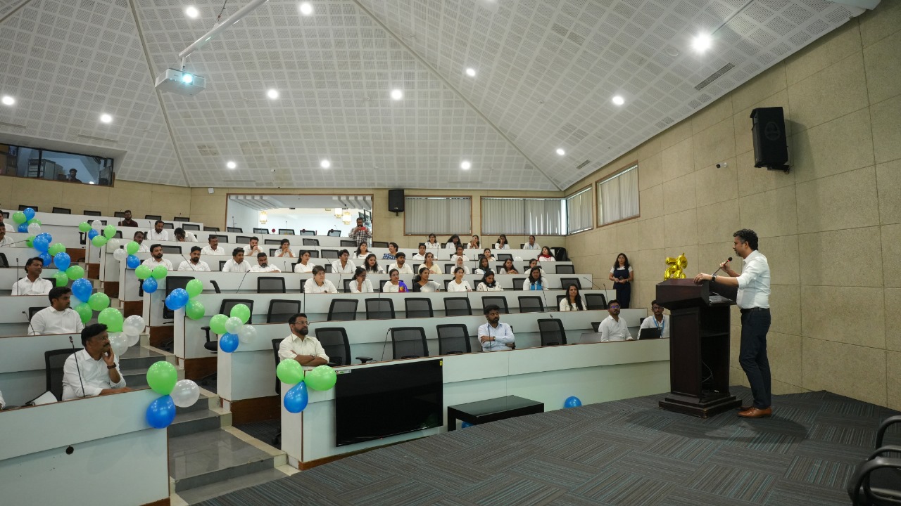 Mr. Vasanth Varada, DGM, Marketing & Customer Relationship, Technopark, addressing Park Centre employees.